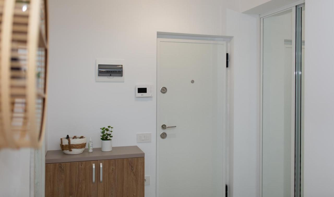 'Just Like Home' Apartment - With Private Parking Place Galaţi Eksteriør billede