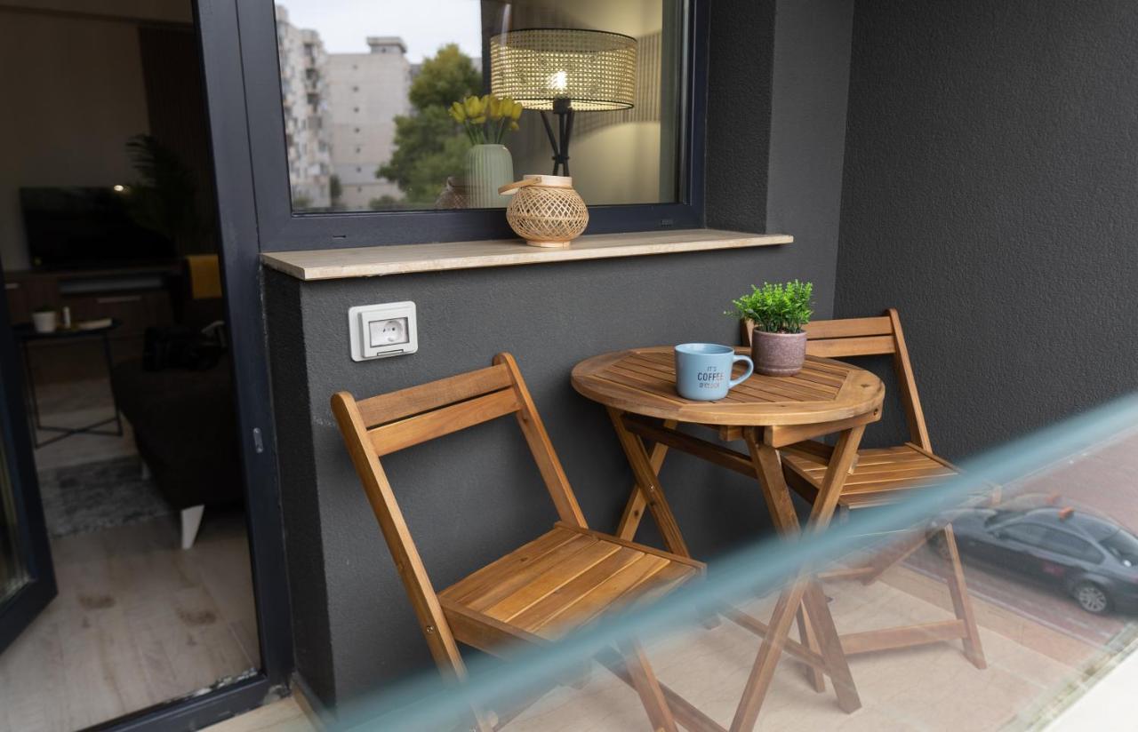 'Just Like Home' Apartment - With Private Parking Place Galaţi Eksteriør billede