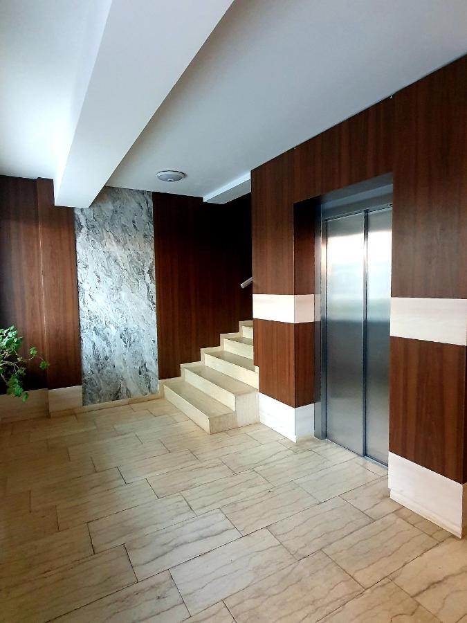 'Just Like Home' Apartment - With Private Parking Place Galaţi Eksteriør billede